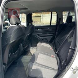 جیپ گراند شیرۆکی